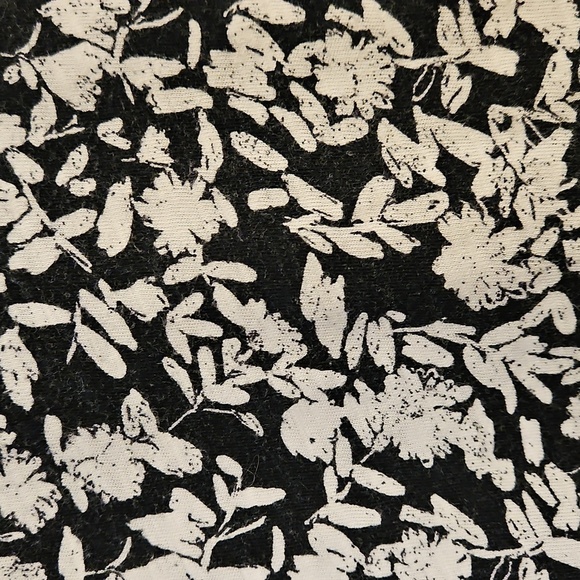 Womens 2X Plus Size Cotton Shirt White Black Floral Print Short Sleeve - Picture 2 of 3